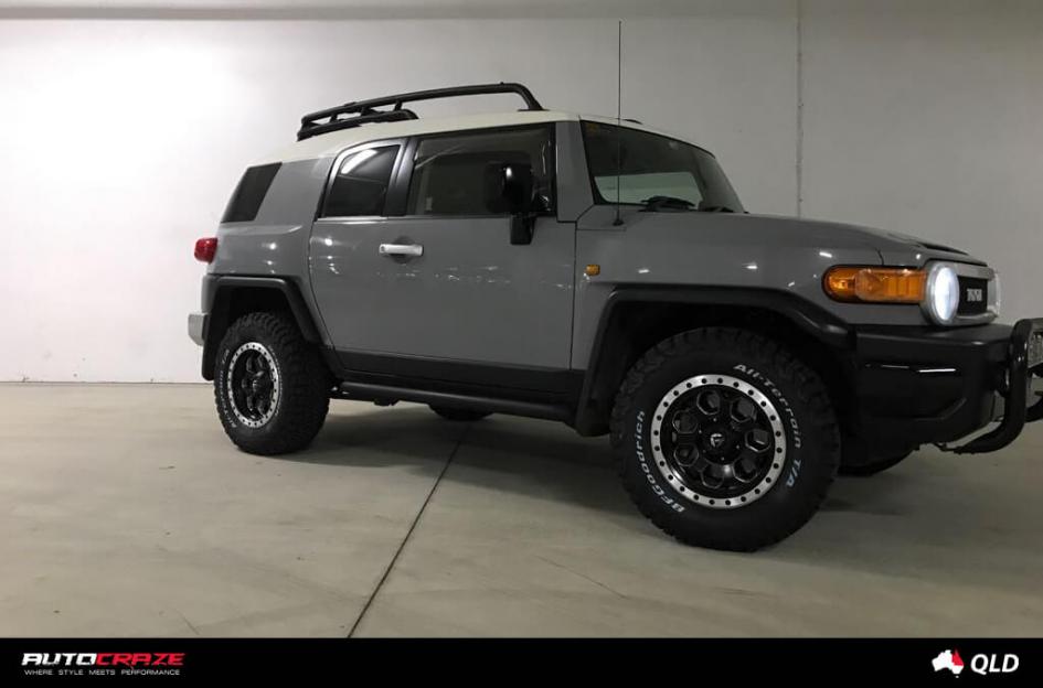 TOYOTA FJ CRUISER SAVAGE GLOSS BLACK MILLED ACCENTS
