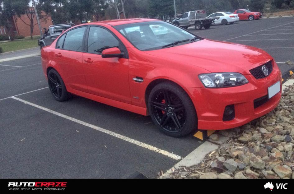 HOLDEN-COMMODORE-DICTATOR-MATTE-BLACK