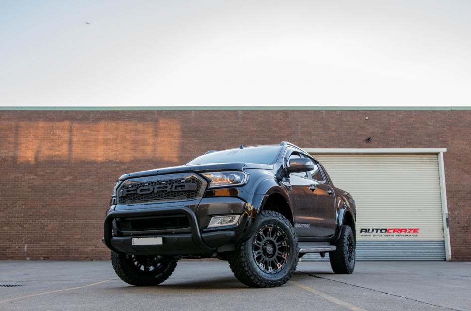 FORD RANGER HOSS XD II SATIN BLACK DARK TINT
