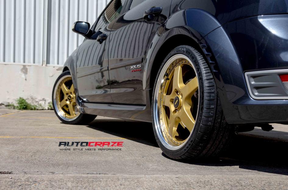 FORD FOCUS  5 STUD  FR