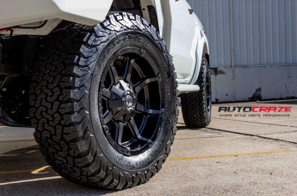 FORD RANGER COUPLER BLACK MACHINED WITH DARK TINT 9