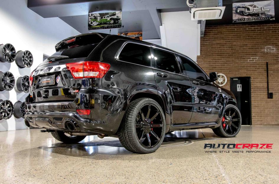 JEEP-GRAND-CHEROKEE-SLIDE-GLOSS-BLACK