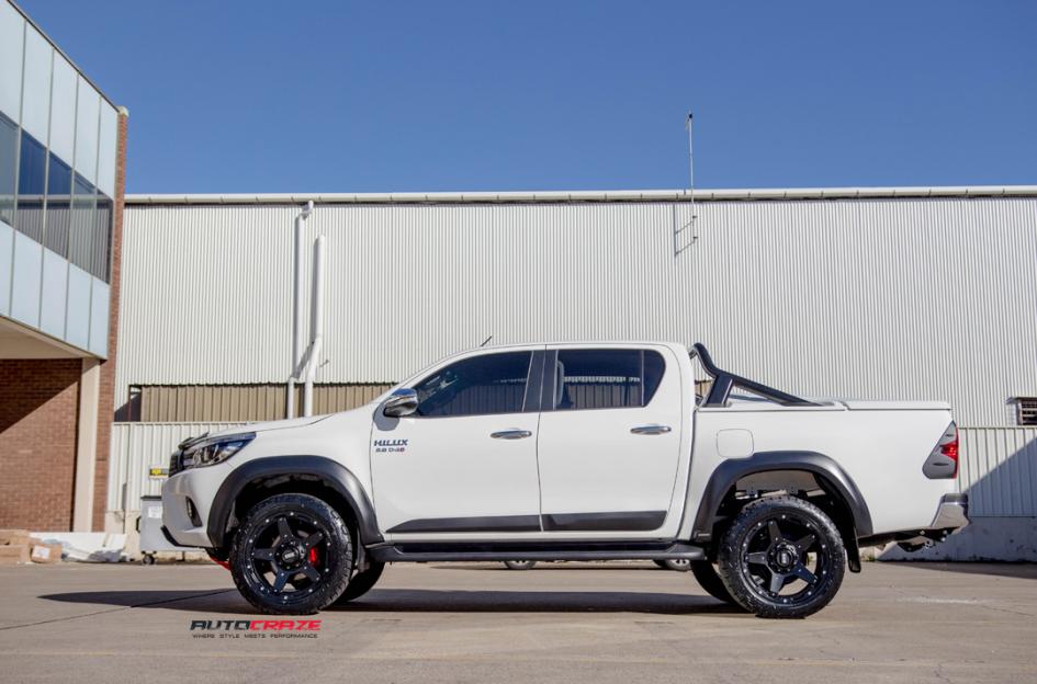 TOYOTA HILUX N80 4WD GD04 MATTE BLACK 4