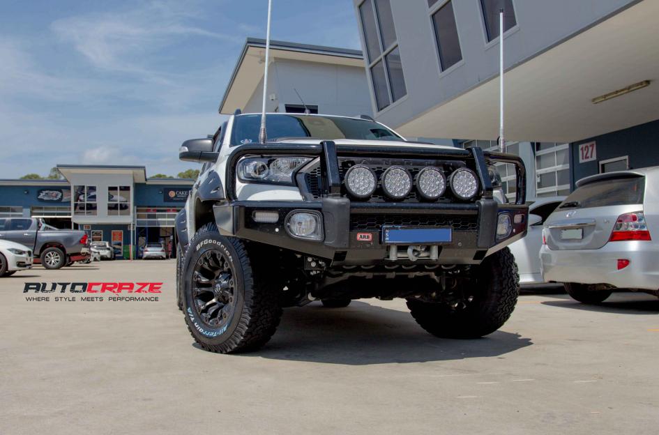 FORD-RANGER-VAPOR-BLACK-MACHINED-WITH-DARK-TINT-7