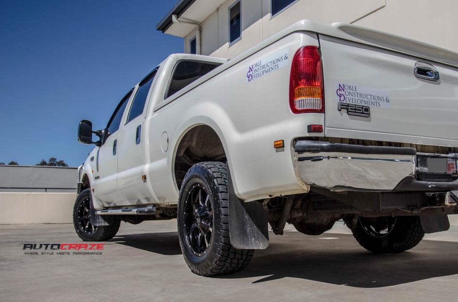 FORD F250 MO970 GLOSS BLACK MACHINED FACE