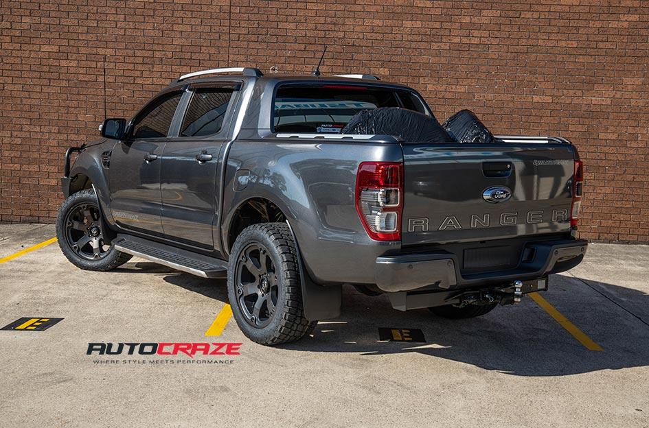 FORD RANGER BEAST BLACK MACHINED WITH DARK TINT