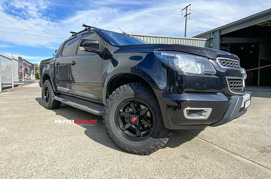 HOLDEN COLORADO PROSECUTOR MATTE BLACK