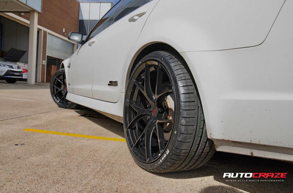 HOLDEN COMMODORE ZR3 GLOSS BLACK