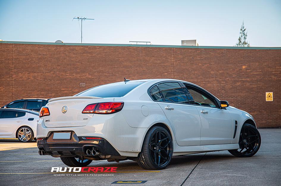 HOLDEN COMMODORE VF LEMANS GLOSS BLACK