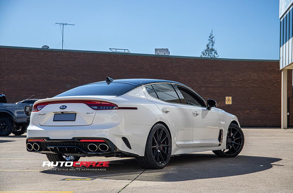 KIA STINGER SF04 MATTE BLACK
