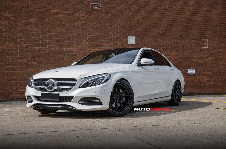 MERCEDES-C-CLASS-VENOM-GLOSS-BLACK