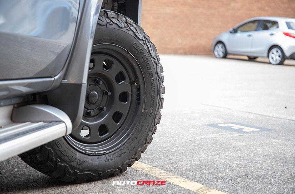 MITSUBISHI TRITON D HOLE BLACK