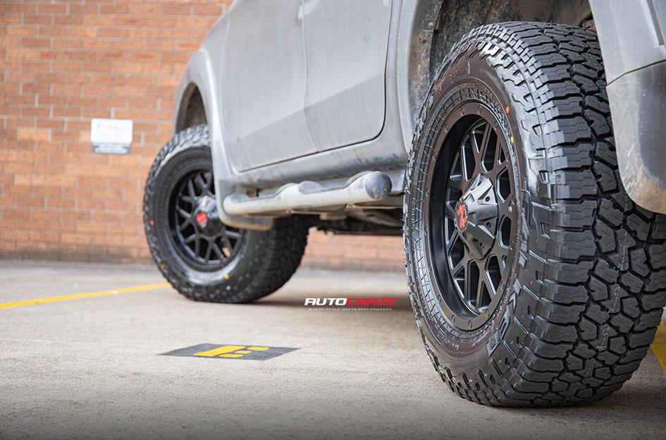 MITSUBISHI TRITON JUDGE MATTE BLACK