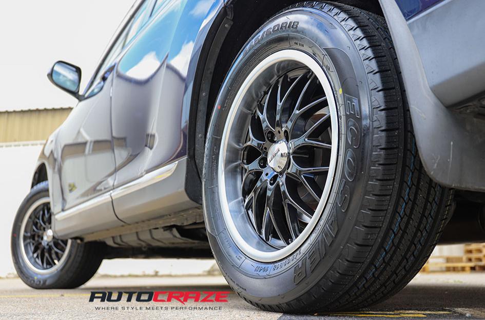 TOYOTA-KLUGER-CHEETAH-GLOSS-BLACK-POLISH-LIP