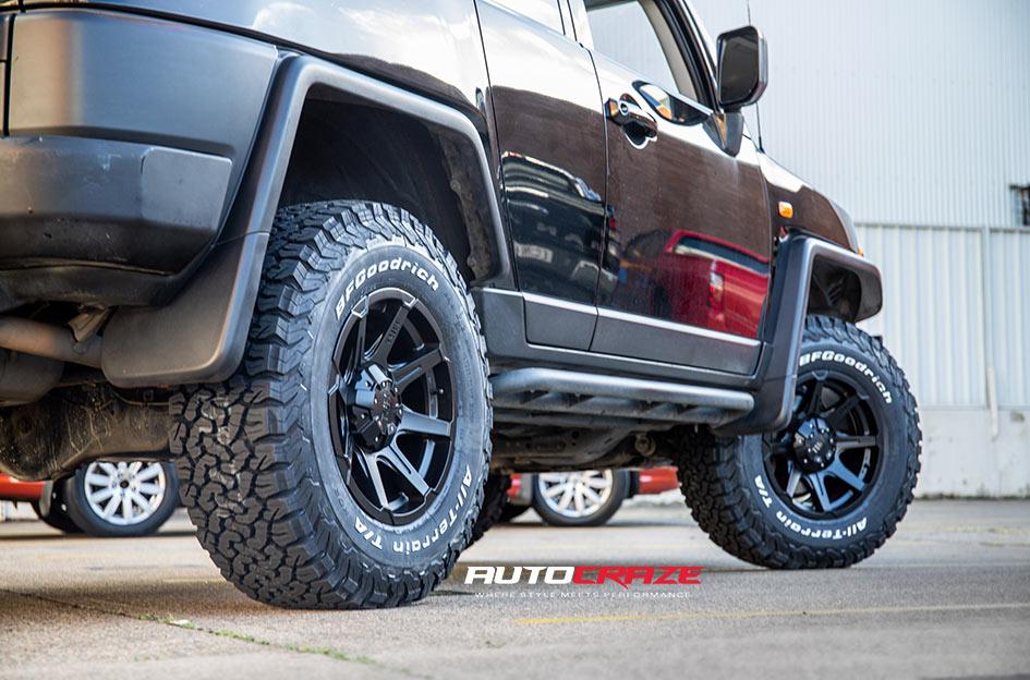 TOYOTA FJ CRUISER T05 SATIN BLACK