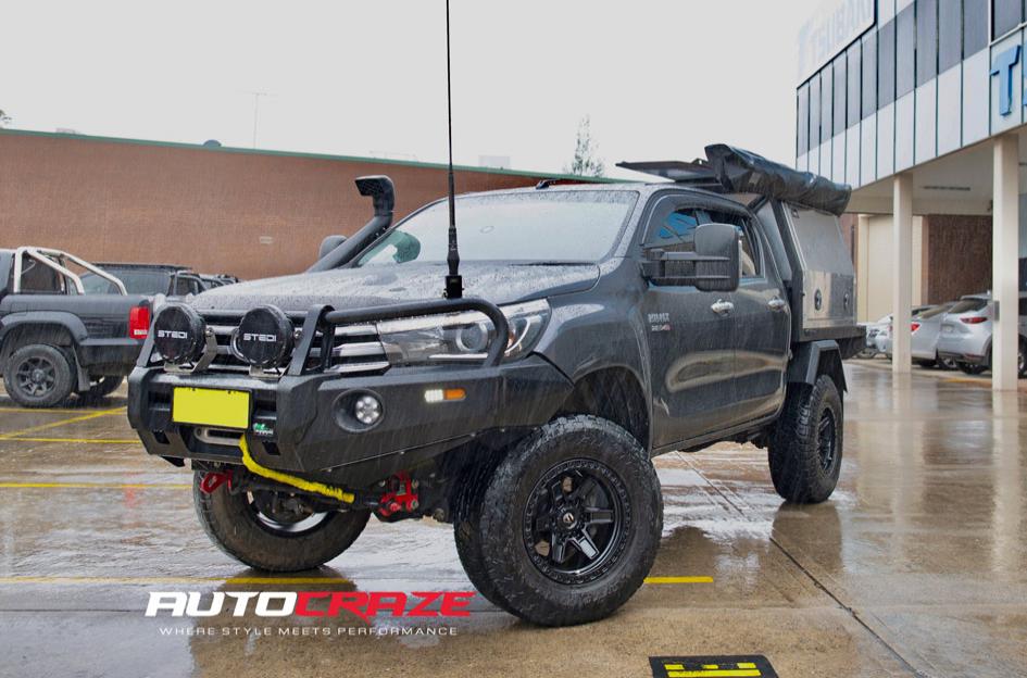 TOYOTA HILUX N80 4WD KICKER MATTE BLACK