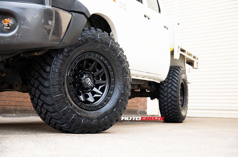 TOYOTA HILUX N70 4WD COVERT MATTE BLACK