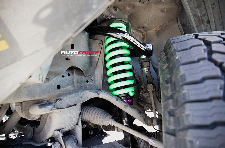 TOYOTA HILUX 4WD REBEL ANTHRACITE CENTER W BLACK LIP