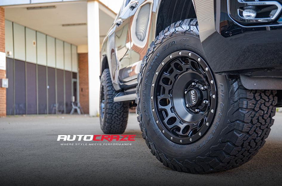 TOYOTA HILUX 4WD HOLESHOT XD SATIN BLACK