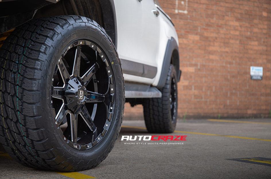 TOYOTA HILUX N80 4WD BLADE  OR GLOSS BLACK MILLED