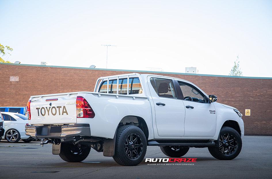 TOYOTA HILUX N80 4WD BLADE  OR GLOSS BLACK MILLED