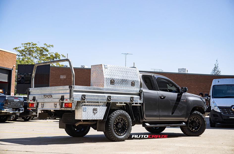 TOYOTA HILUX N80 4WD D LOCKER BLACK