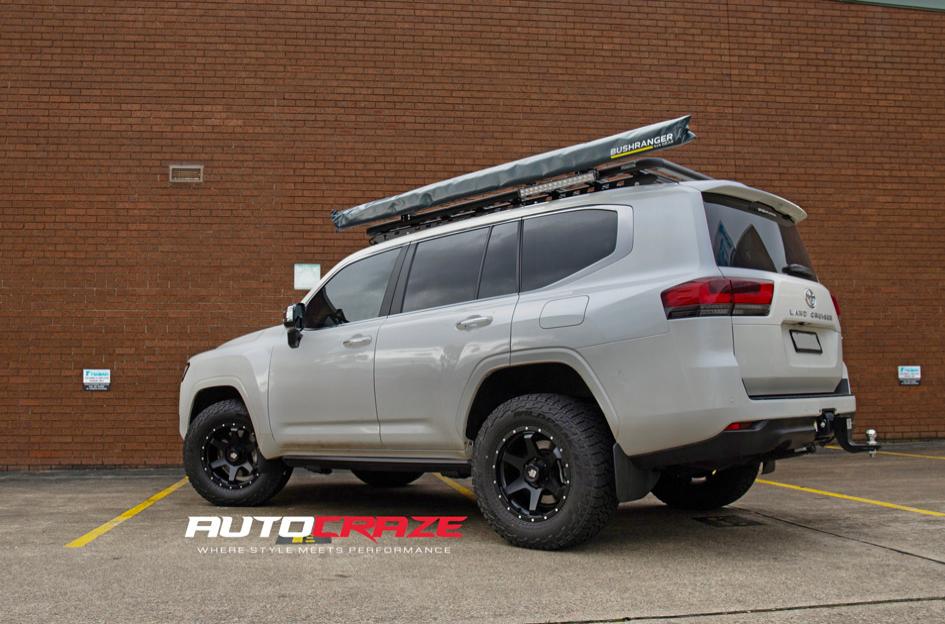 TOYOTA LANDCRUISER PHILIDELPHIABLACK MATTE FRONT MILLED