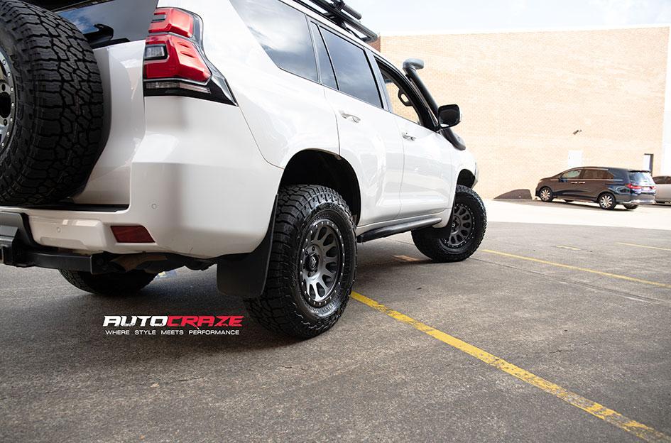 TOYOTA-LANDCRUISER-VECTOR-MATTE-GUN-METAL