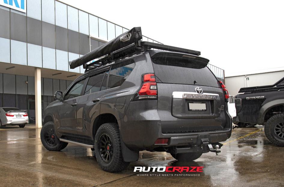 TOYOTA LANDCRUISER PRADO VICTIM MATTE BLACK