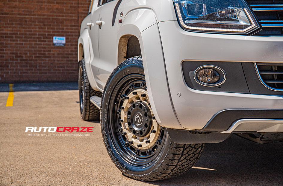VOLKSWAGEN AMAROK ARSENAL SAND ON BLACK