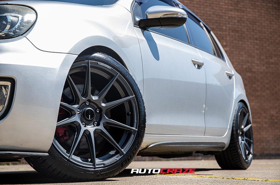 VOLKSWAGEN GOLF SC46 MATTE GUNMETAL