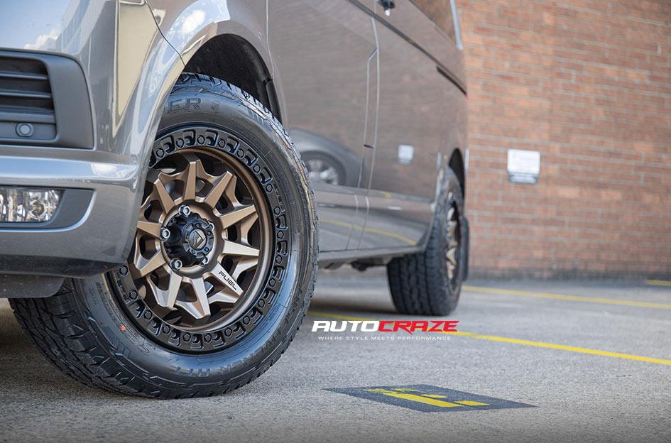 VOLKSWAGEN MULTIVAN COVERT BRONZE BLACK LIP