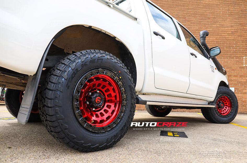 TOYOTA-HILUX-4WD-ZEPHYR-CANDY-RED-WITH-MATTE-BLACK-RING