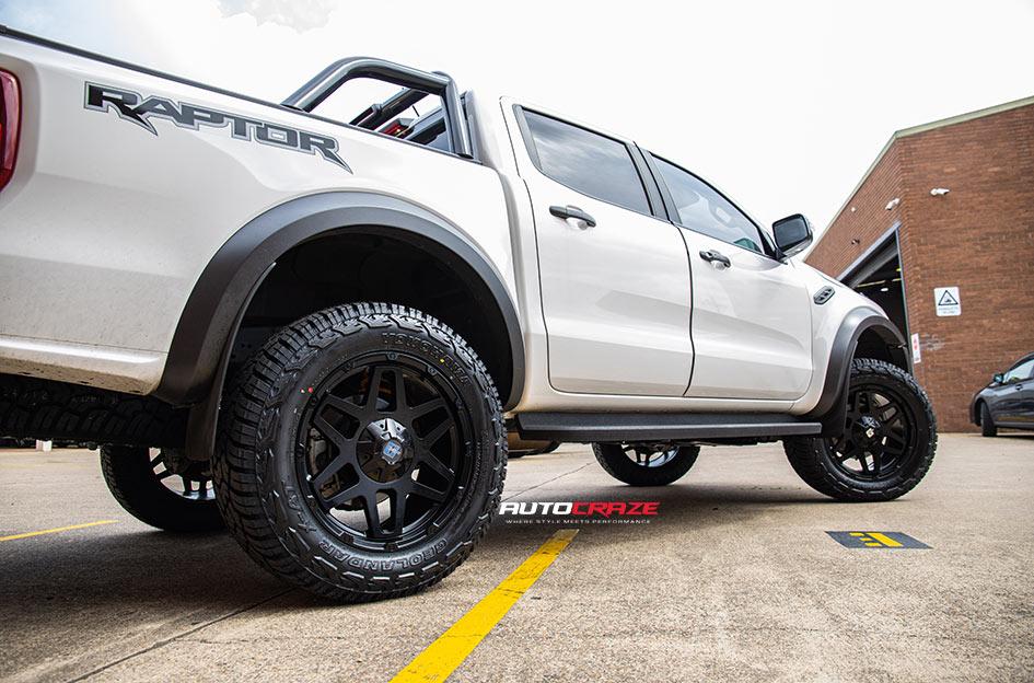 FORD RANGER RAPTOR COLORADO MATTE BLACK
