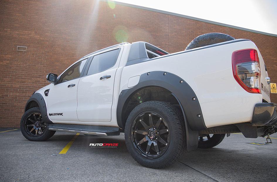 FORD RANGER OCEANO GLOSS BLACK