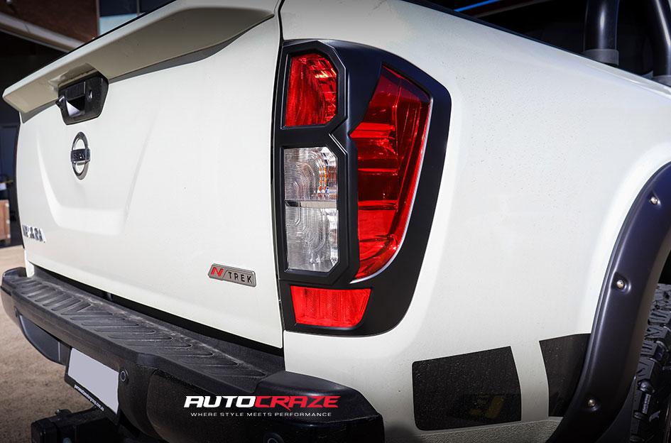 NISSAN NAVARA KICKER MATTE BLACK
