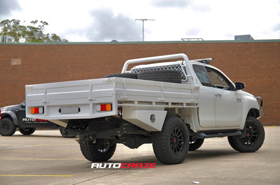 TOYOTA HILUX N80 4WD VICTIM MATTE BLACK
