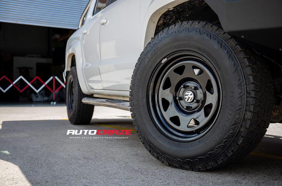 VOLKSWAGEN AMAROK TERRA SATIN BLACK