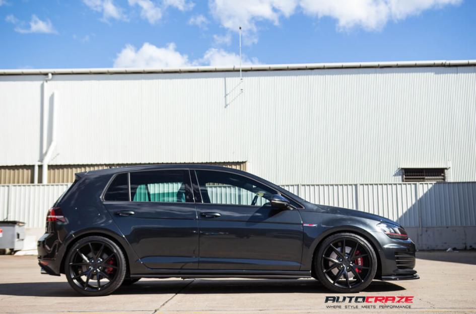VOLKSWAGEN GOLF MISANO MATTE BLACK