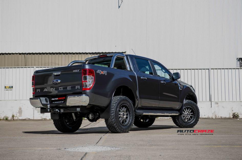 FORD-RANGER-TANAY-MATTE-BLACK-MACHINED-FACE-WITH-DARK-MATTE-TINT-2
