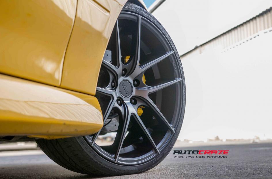 HOLDEN-COMMODORE-TARGA-BLACK---MACHINED-WITH-DOUBLE-DARK-TINT
