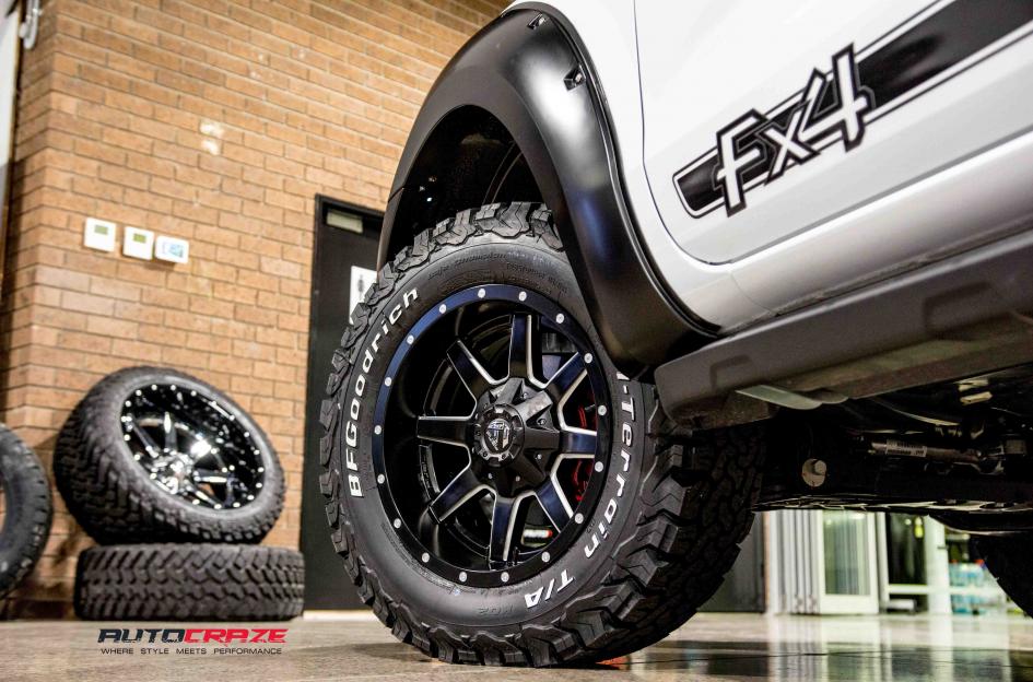FORD RANGER MAVERICK GLOSS BLACK MILLED ACCENTS 6