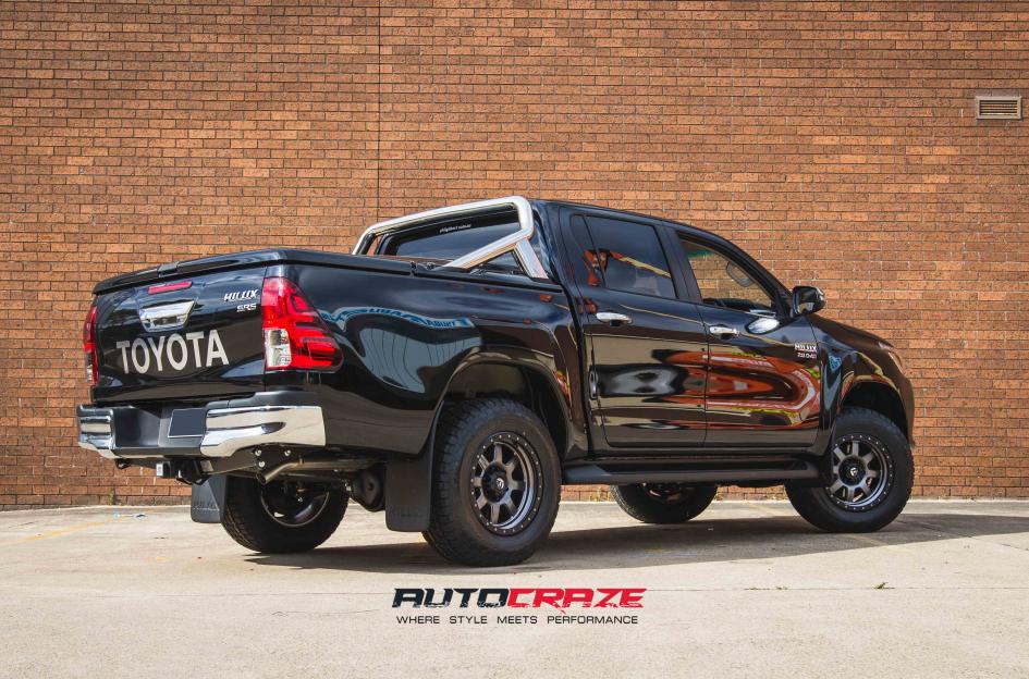 TOYOTA HILUX N70 4WD TROPHY MATTE ANTHRACITE WITH BLACK RING 3