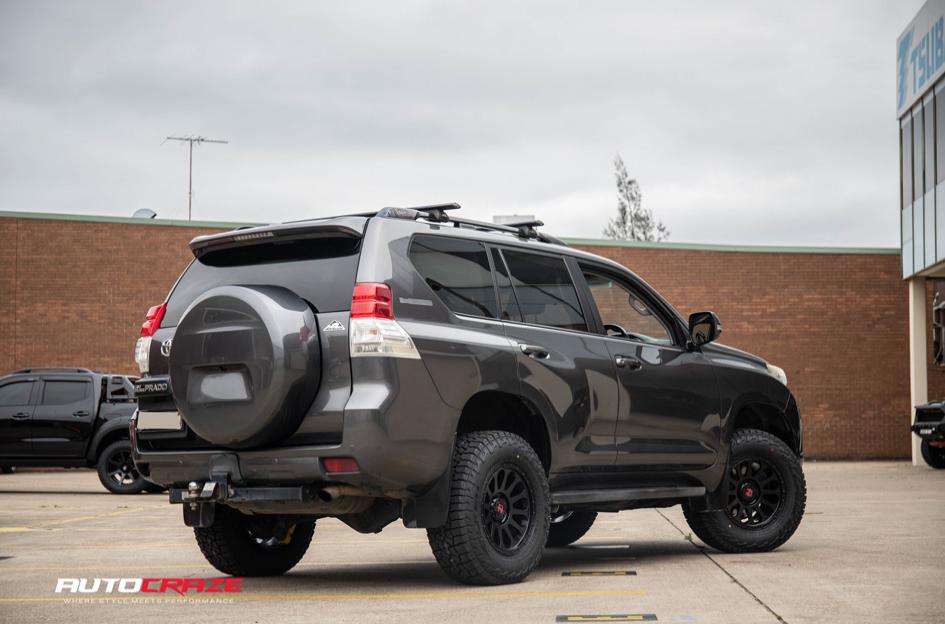 TOYOTA-PRADO-VICTIM-MATTE-BLACK
