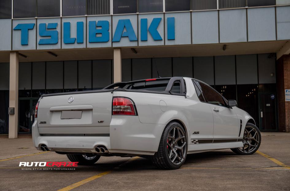 HOLDEN-COMMODORE-DOMINATE-GUNMETAL