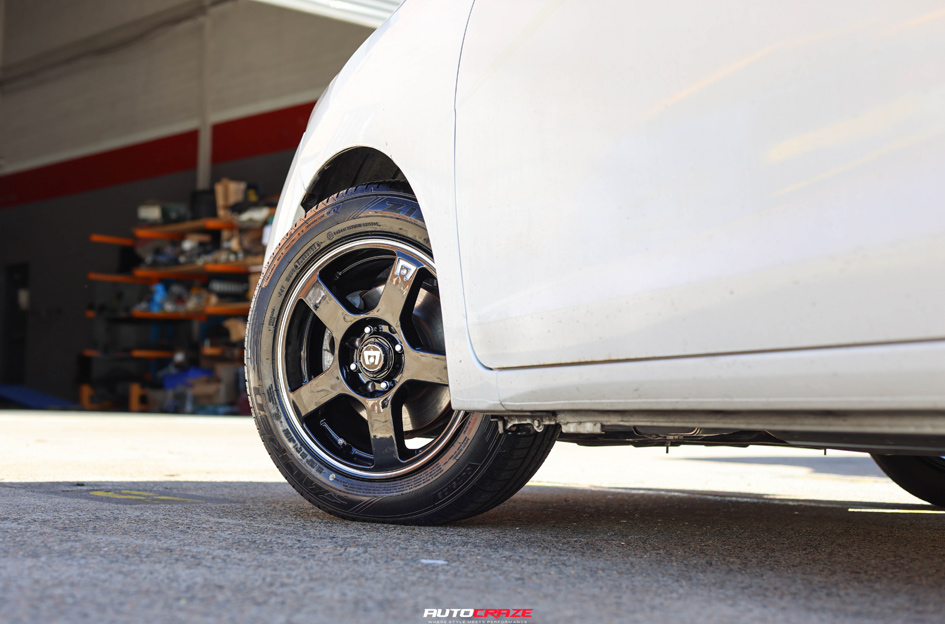HONDA JAZZ MOTEGI MR116 GLOSS BLACK MACHINED STRIPE