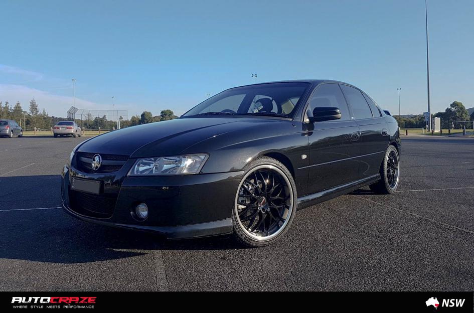 HOLDEN-COMMODORE-CHEETAH-GLOSS-BLACK-POLISH-LIP