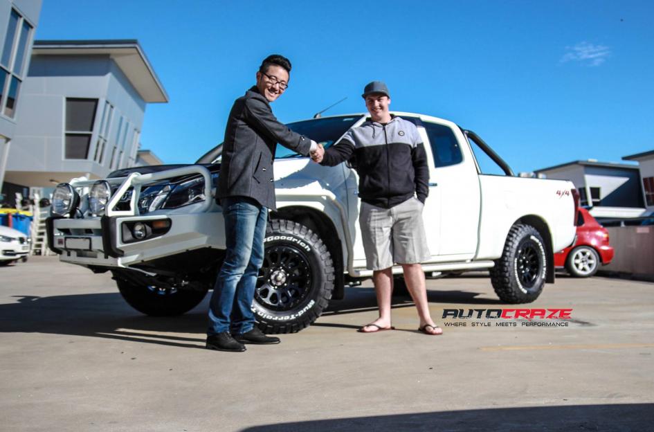 ISUZU DMAX VECTOR MATTE BLACK