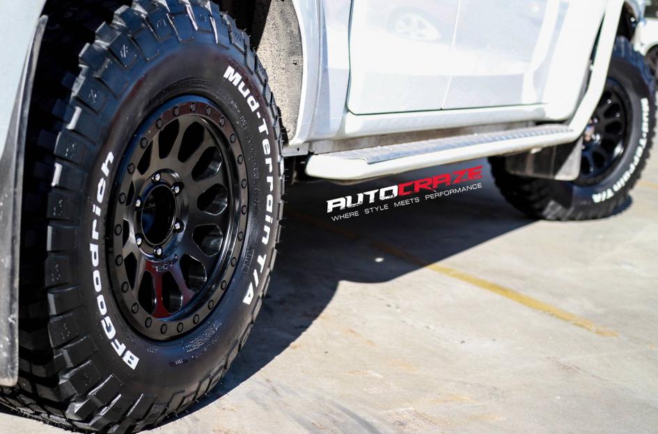 ISUZU DMAX VECTOR MATTE BLACK