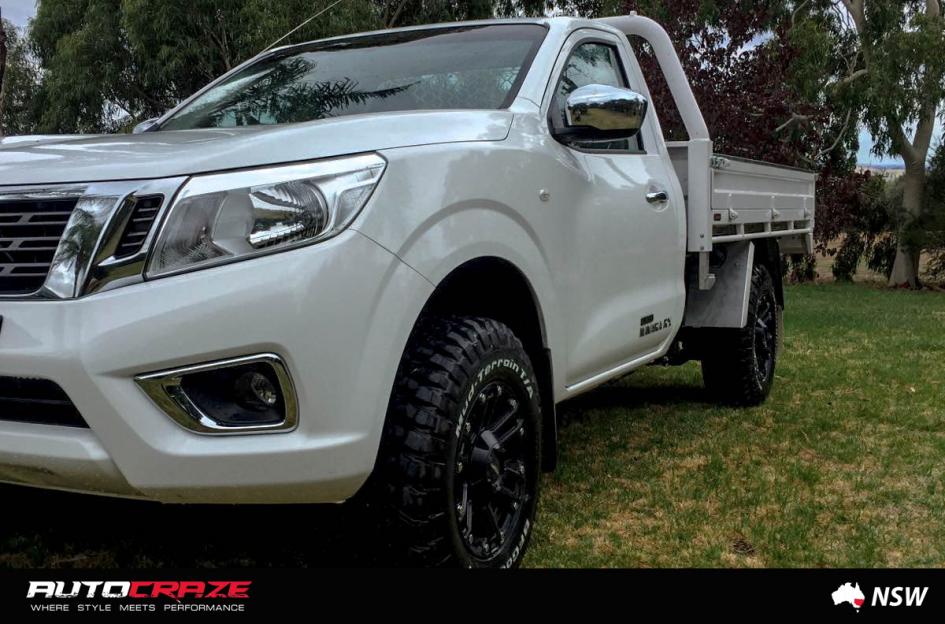NISSAN NAVARA OUTLAW SATIN BLACK